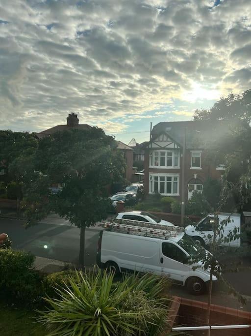 Hidden Gem W/ Parking Short Walk To Pleasure Beach Blackpool Extérieur photo
